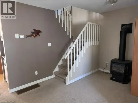 135 Mcarthur Avenue Welland ON L3B 2J8