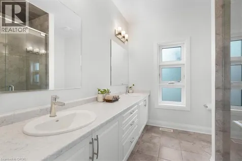 657 Benninger Drive Kitchener ON N2E 0J2
