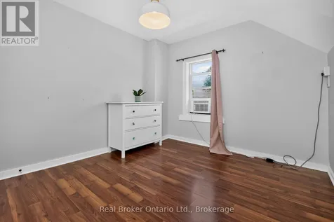 17 Peel Street Penetanguishene ON L9M 1A5
