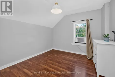 17 Peel Street Penetanguishene ON L9M 1A5