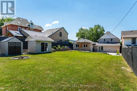 17 Peel Street Penetanguishene ON L9M 1A5