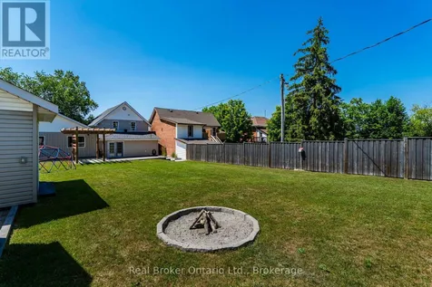 17 Peel Street Penetanguishene ON L9M 1A5
