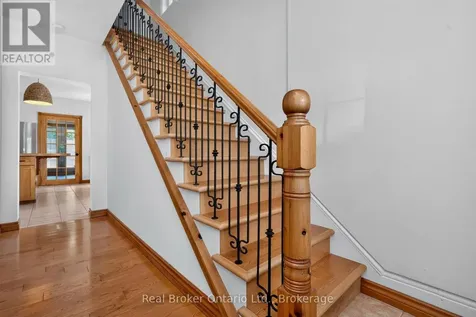 17 Peel Street Penetanguishene ON L9M 1A5