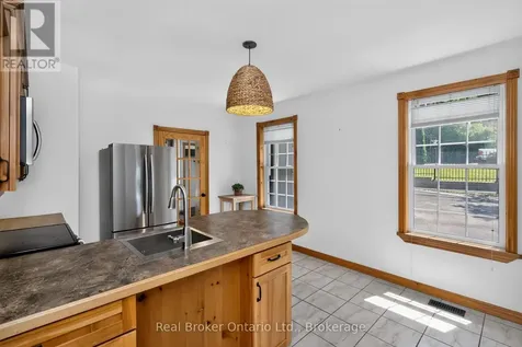 17 Peel Street Penetanguishene ON L9M 1A5