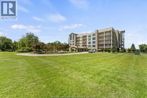 34 Boblo Island Boulevard Amherstburg ON N9V 0C4