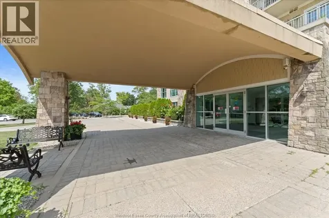 34 Boblo Island Boulevard Amherstburg ON N9V 0C4