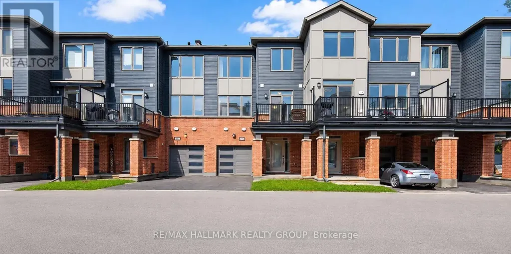 805 Kiniw Private Ottawa ON K1K 4Z4