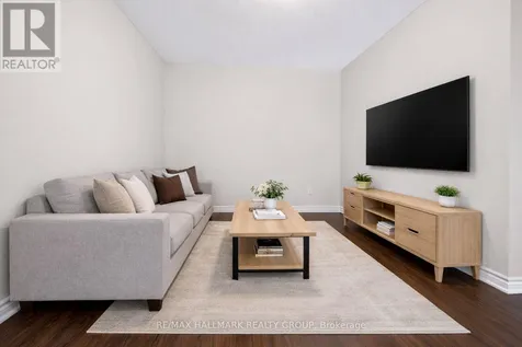 805 Kiniw Private Ottawa ON K1K 4Z4