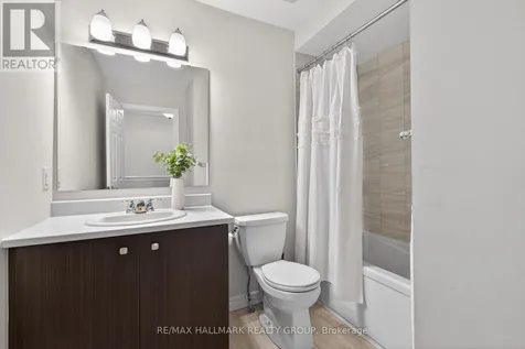 805 Kiniw Private Ottawa ON K1K 4Z4