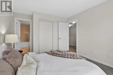 805 Kiniw Private Ottawa ON K1K 4Z4