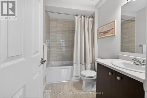 805 Kiniw Private Ottawa ON K1K 4Z4