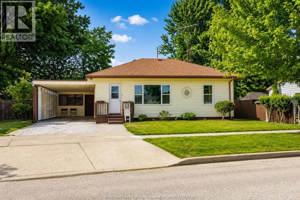 92 Erie Street Kingsville ON N9Y 1N3