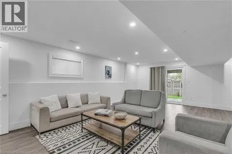 956 Banffshire Court Kitchener ON N2R 1W8