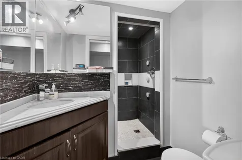33 Kenwood Crescent Hamilton ON L8T 1W3