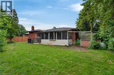 33 Kenwood Crescent Hamilton ON L8T 1W3