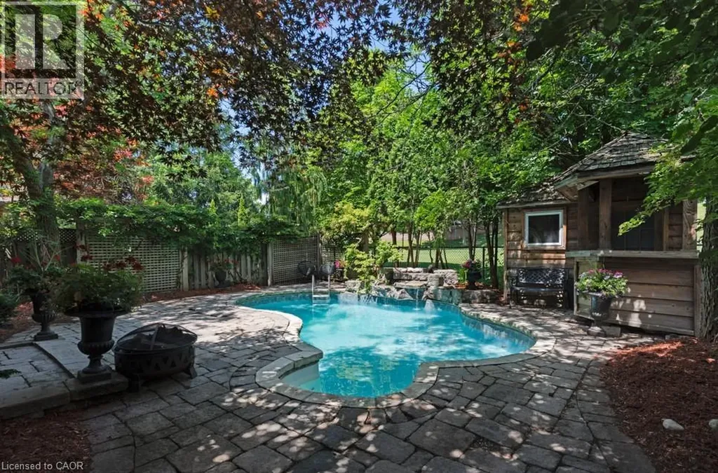 12 Pinto Drive Ancaster ON L9K 1L1