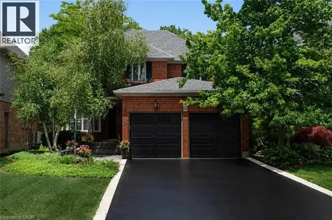 12 Pinto Drive Ancaster ON L9K 1L1
