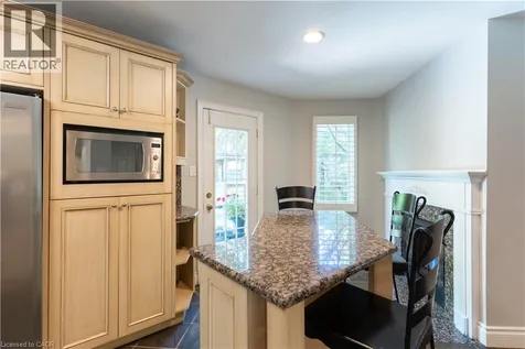 12 Pinto Drive Ancaster ON L9K 1L1