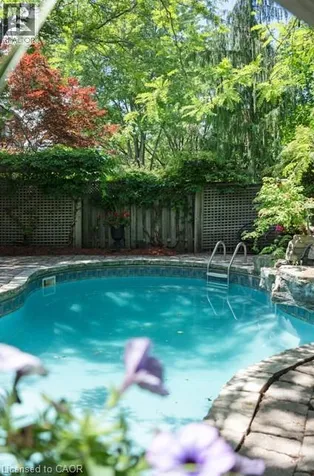 12 Pinto Drive Ancaster ON L9K 1L1