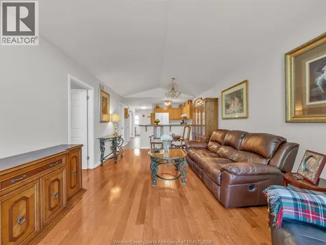 4568 Brother's Court Windsor ON N9G 2W1