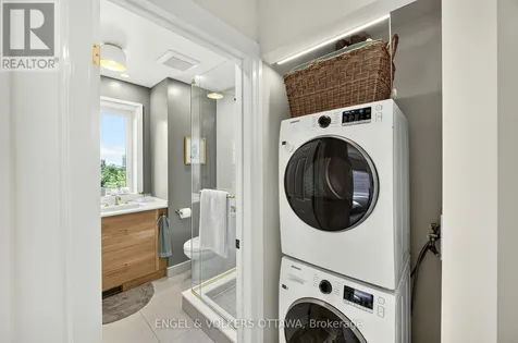 68 Upper Lorne Place Ottawa ON K1R 7G9