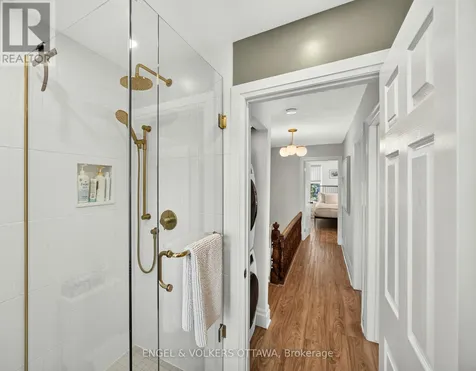 68 Upper Lorne Place Ottawa ON K1R 7G9