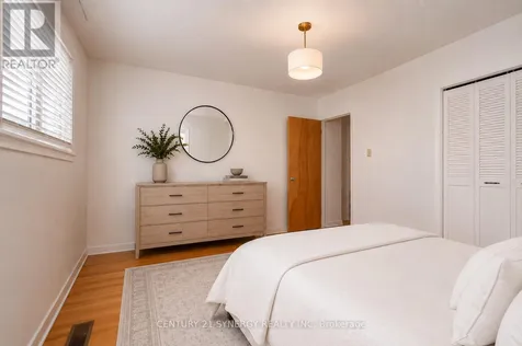 2148 Iris Street Ottawa ON K2C 1B3