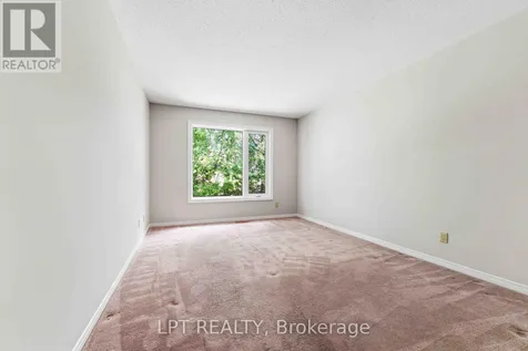 24 Grand Cedar Court Ottawa ON K2S 1C8