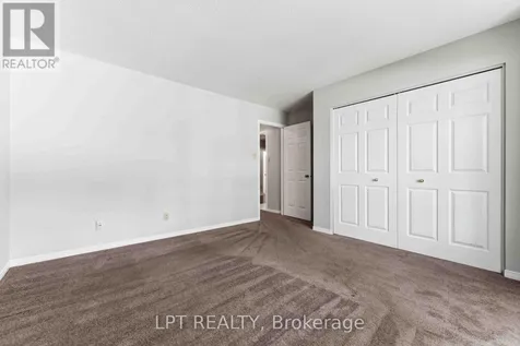 24 Grand Cedar Court Ottawa ON K2S 1C8