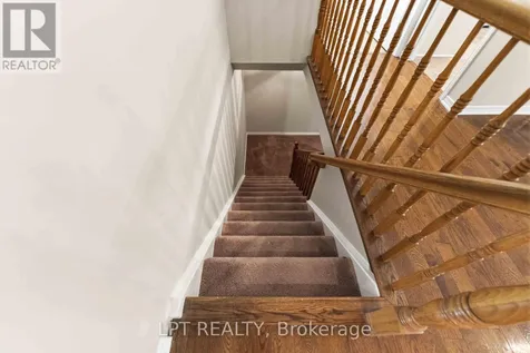 24 Grand Cedar Court Ottawa ON K2S 1C8