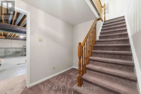 24 Grand Cedar Court Ottawa ON K2S 1C8