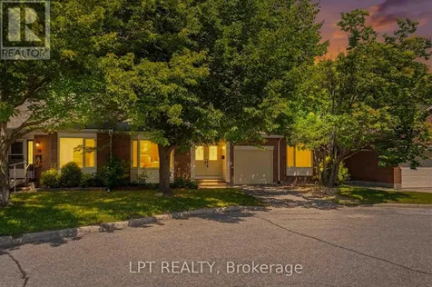 24 Grand Cedar Court Ottawa ON K2S 1C8