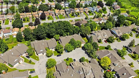 24 Grand Cedar Court Ottawa ON K2S 1C8