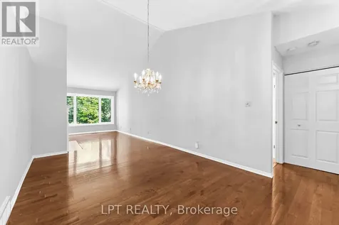 24 Grand Cedar Court Ottawa ON K2S 1C8