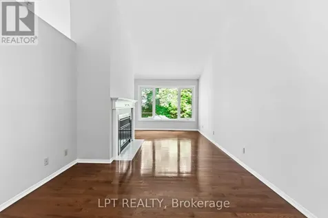 24 Grand Cedar Court Ottawa ON K2S 1C8