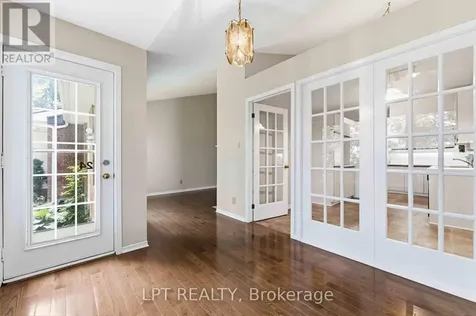 24 Grand Cedar Court Ottawa ON K2S 1C8