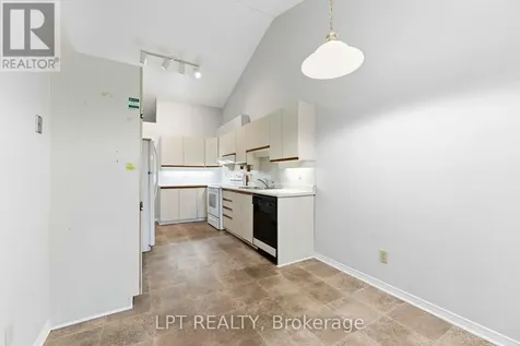 24 Grand Cedar Court Ottawa ON K2S 1C8