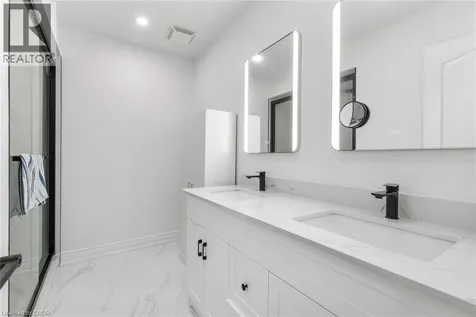 1118 Avondale Drive Oakville ON L6H 5L4