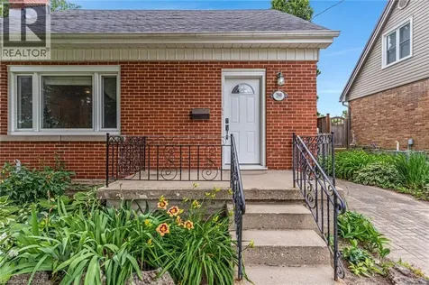 799 Rockway Drive Kitchener ON N2G 3B6