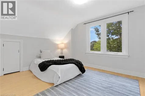 799 Rockway Drive Kitchener ON N2G 3B6