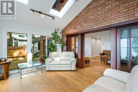 38 Willow Drive Tiny ON L0L 1P1