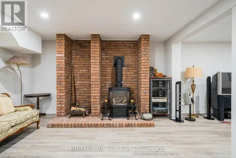 38 Willow Drive Tiny ON L0L 1P1