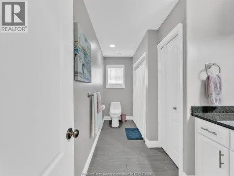 1524 Inverness Avenue Windsor ON N8P 0B1