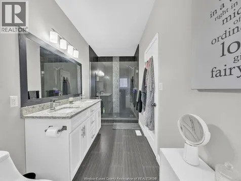 1524 Inverness Avenue Windsor ON N8P 0B1