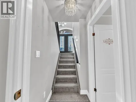 1524 Inverness Avenue Windsor ON N8P 0B1