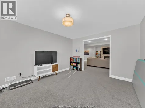 1524 Inverness Avenue Windsor ON N8P 0B1