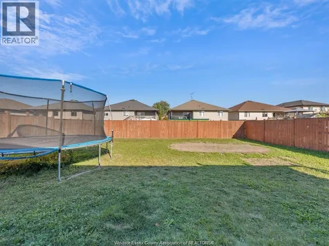 1524 Inverness Avenue Windsor ON N8P 0B1