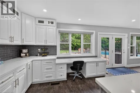 161 Lloyminn Avenue Ancaster ON L9G 1H7