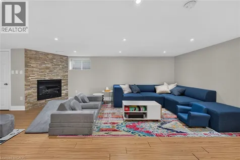 161 Lloyminn Avenue Ancaster ON L9G 1H7