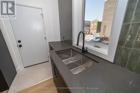 19 Monk Street Ottawa ON K1S 3Y7